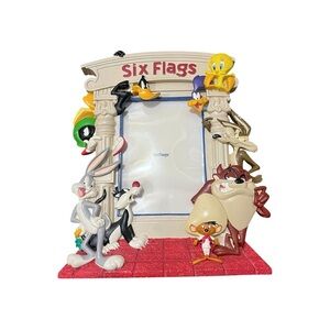 Vintage 90’s Looney Tunes Six Flags Picture Frame
